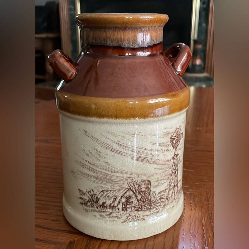 Vintage Barn-house Crock - Picture 3 of 5